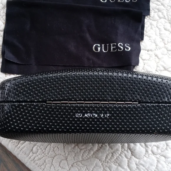 GUESS RX GLASSES AND CASE - Picture 7 of 10